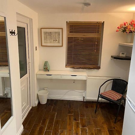 Cosy Little House Apartment Милнгайв Екстериор снимка