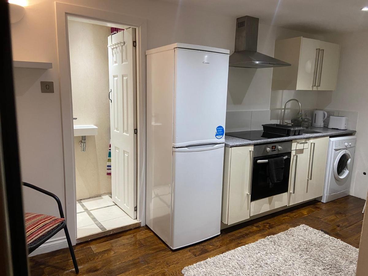 Cosy Little House Apartment Милнгайв Екстериор снимка