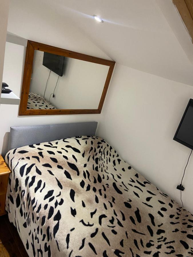 Cosy Little House Apartment Милнгайв Екстериор снимка